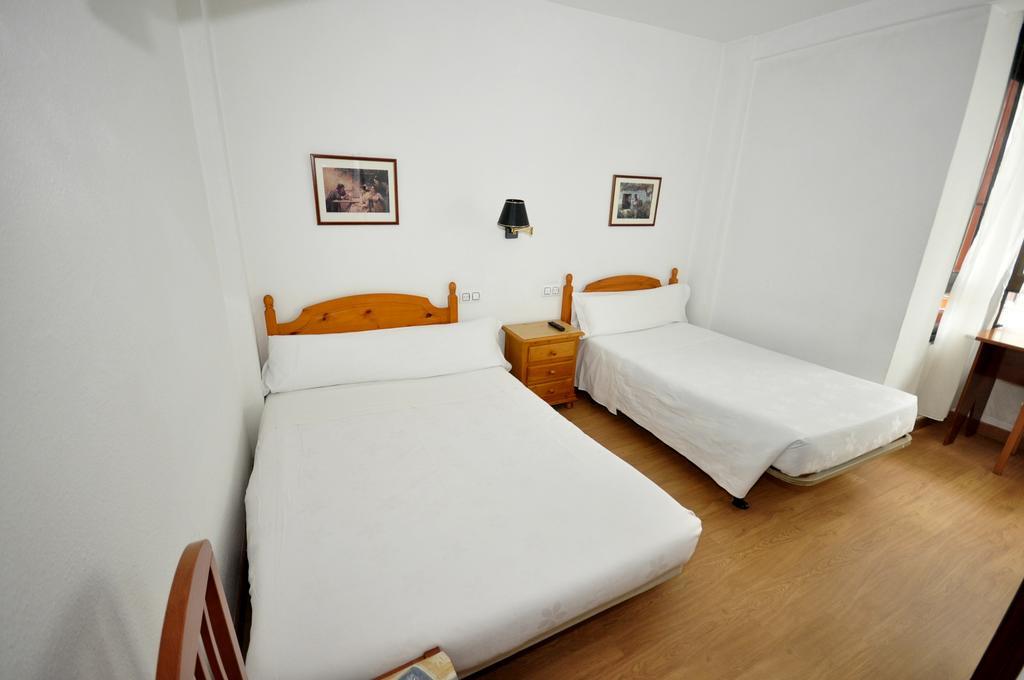 Pension Oviedo Maison d'hôtes 2*
